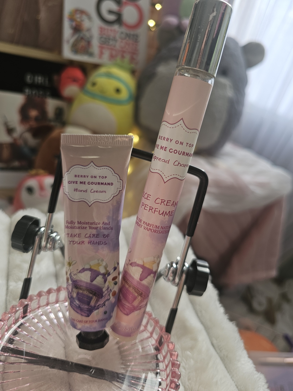 Berry On Top Ice Cream  Hand Cream Gift Set - Pink